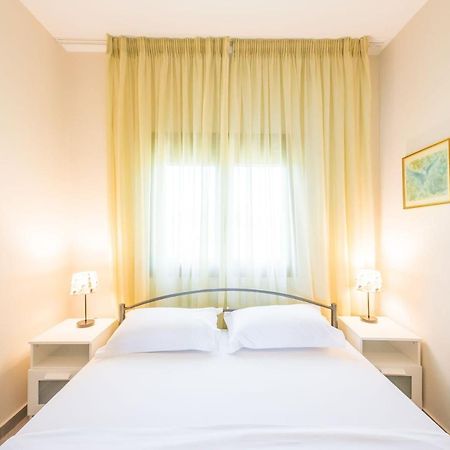 Nereus & Oceanus Beachfront Apartments, Lagonisi Beach #Feelslikehome Órmos Panajías Eksteriør bilde
