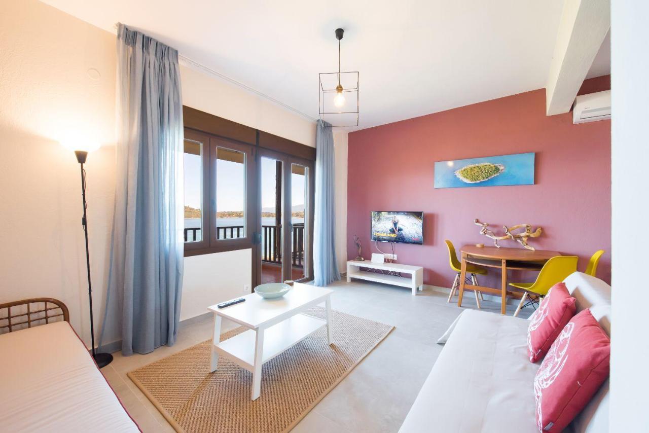 Nereus & Oceanus Beachfront Apartments, Lagonisi Beach #Feelslikehome Órmos Panajías Eksteriør bilde
