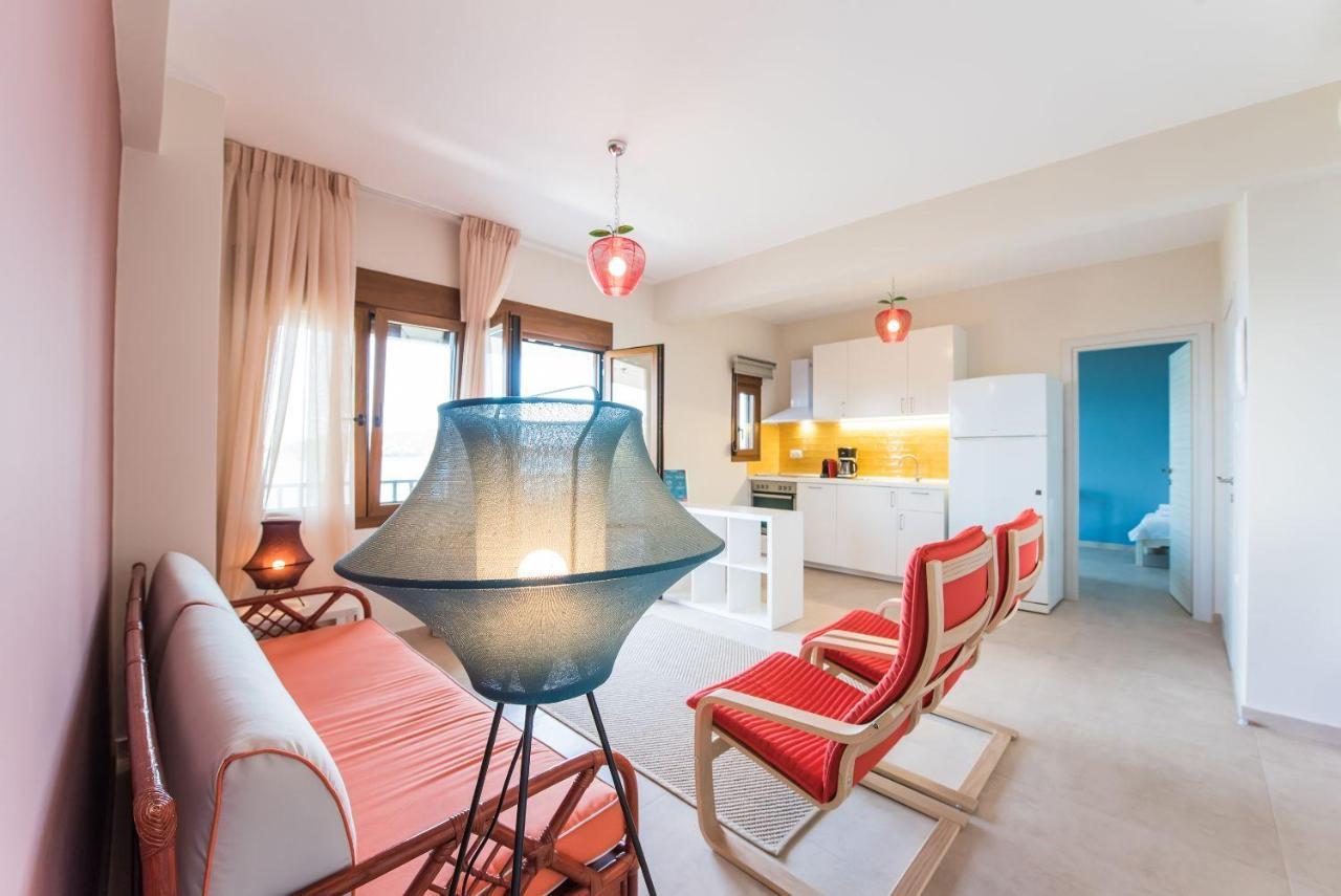 Nereus & Oceanus Beachfront Apartments, Lagonisi Beach #Feelslikehome Órmos Panajías Eksteriør bilde