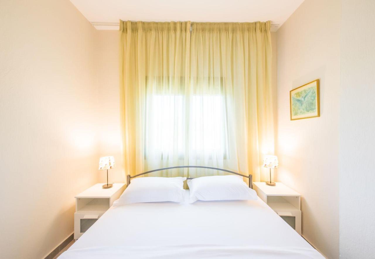 Nereus & Oceanus Beachfront Apartments, Lagonisi Beach #Feelslikehome Órmos Panajías Eksteriør bilde